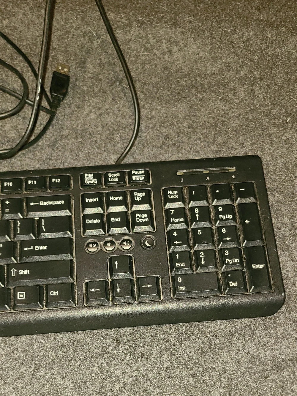 Genuine HP USB Wired PC Computer Keyboard W/ Risers Model SK-2085 Black Tested